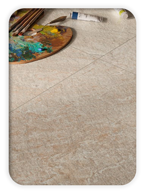 billede af stenfliser som er keramiske gulvklinker